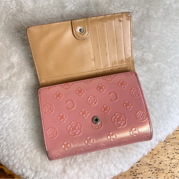 Clathas Pink Embossed Leather Wallet - Picture 5 of 11